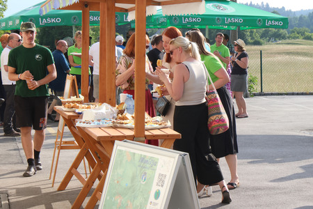 Kulturna prireditev Na lepi Menišiji 31 foto Ljubo Vukelič